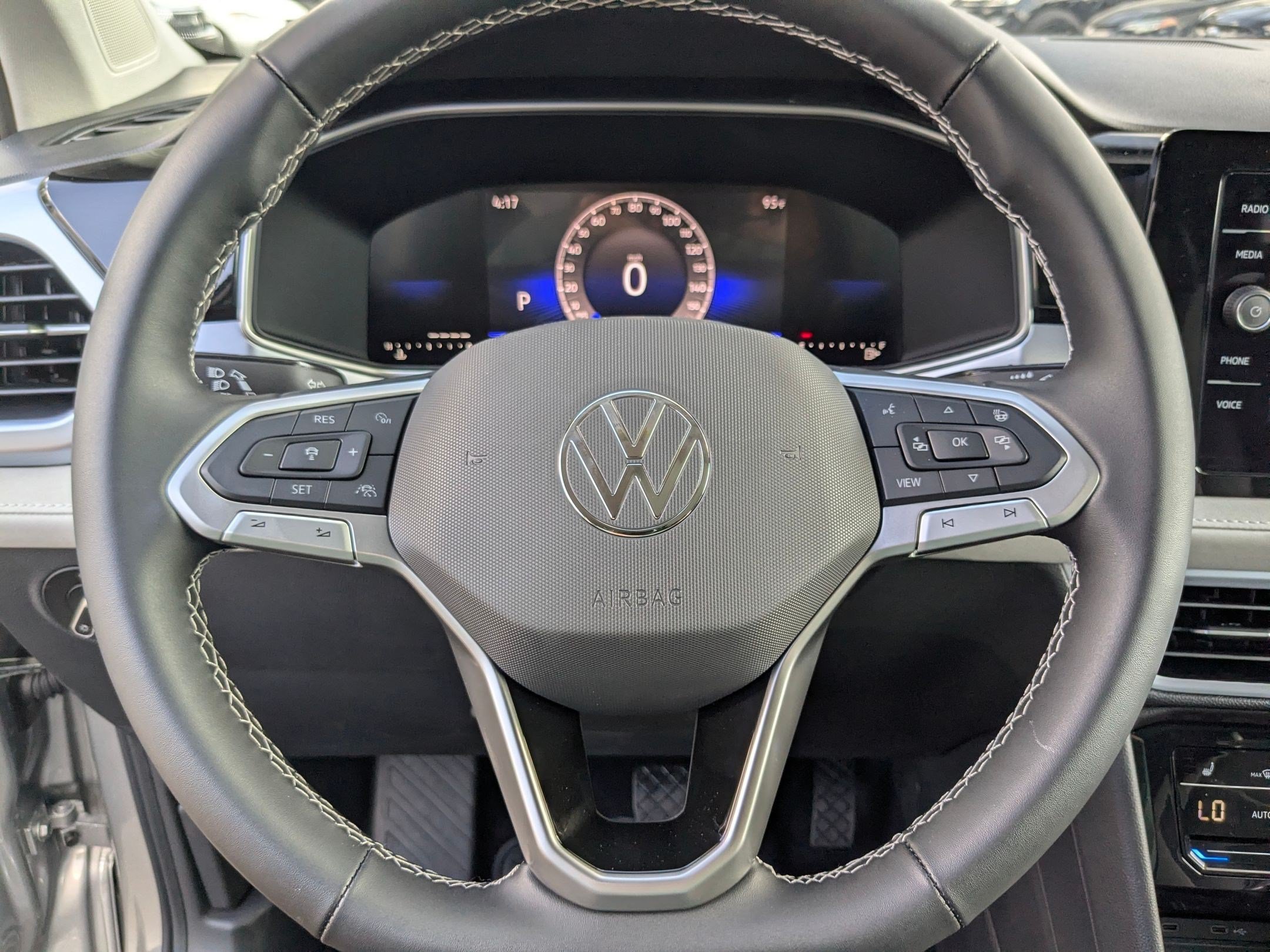 New 2026 Pyrite Silver Metallic Volkswagen SE image 9