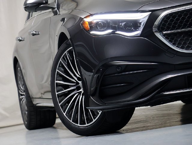 New 2027 Graphite Grey Metallic Mercedes-Benz E 450 image 4