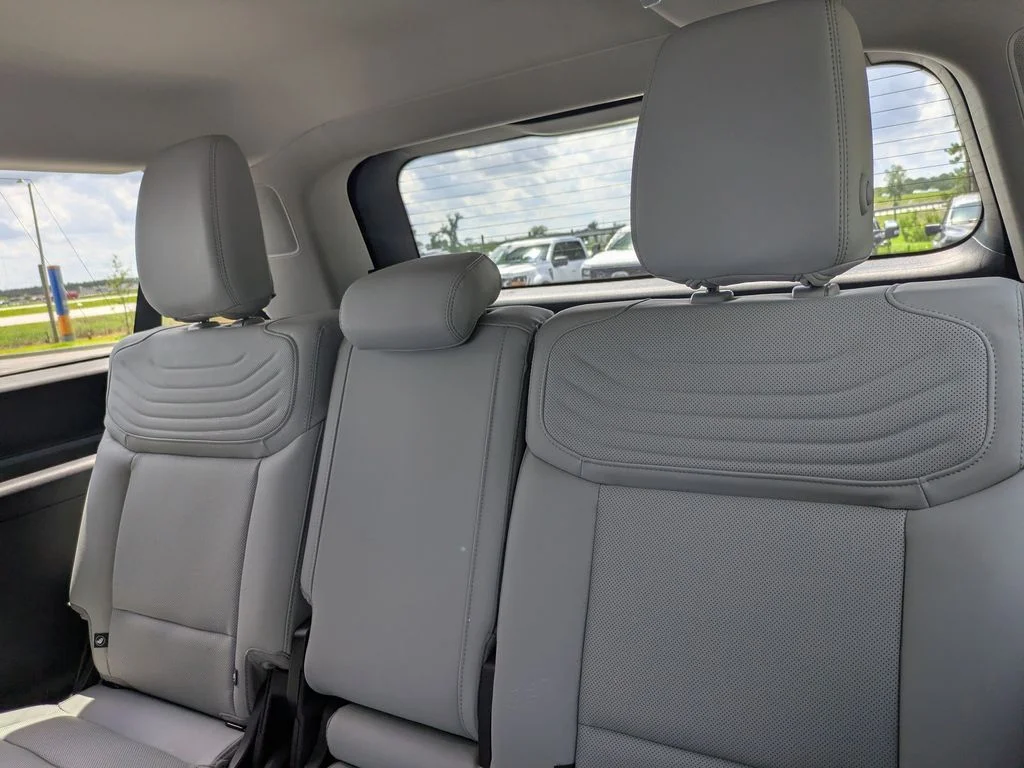 New 2026 Star White Metallic Tri-Coat Ford Platinum image 15