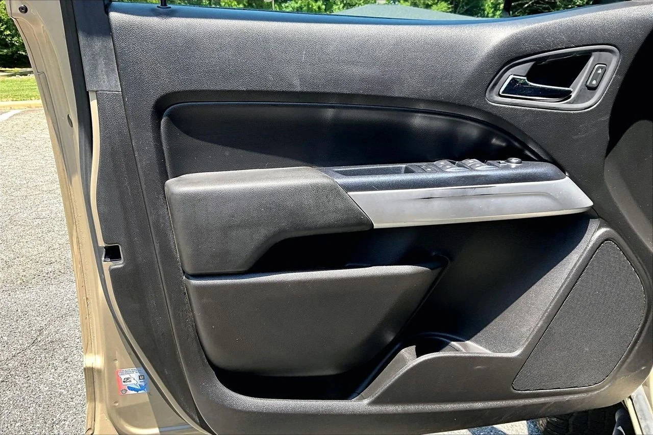 Certified Used 2021  Chevrolet ZR2 image 26