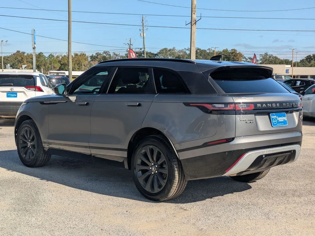 Used 2018 Gray Land Rover SE R-Dynamic image 3