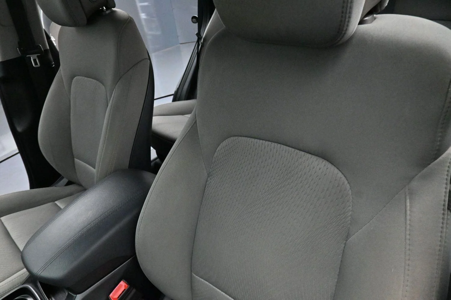 Used 2016 Twilight Black Hyundai FWD 4dr 2.4 image 14