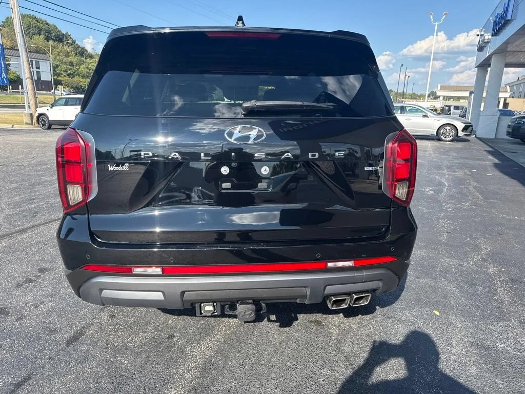 Used 2024 Abyss Black Hyundai Limited image 7