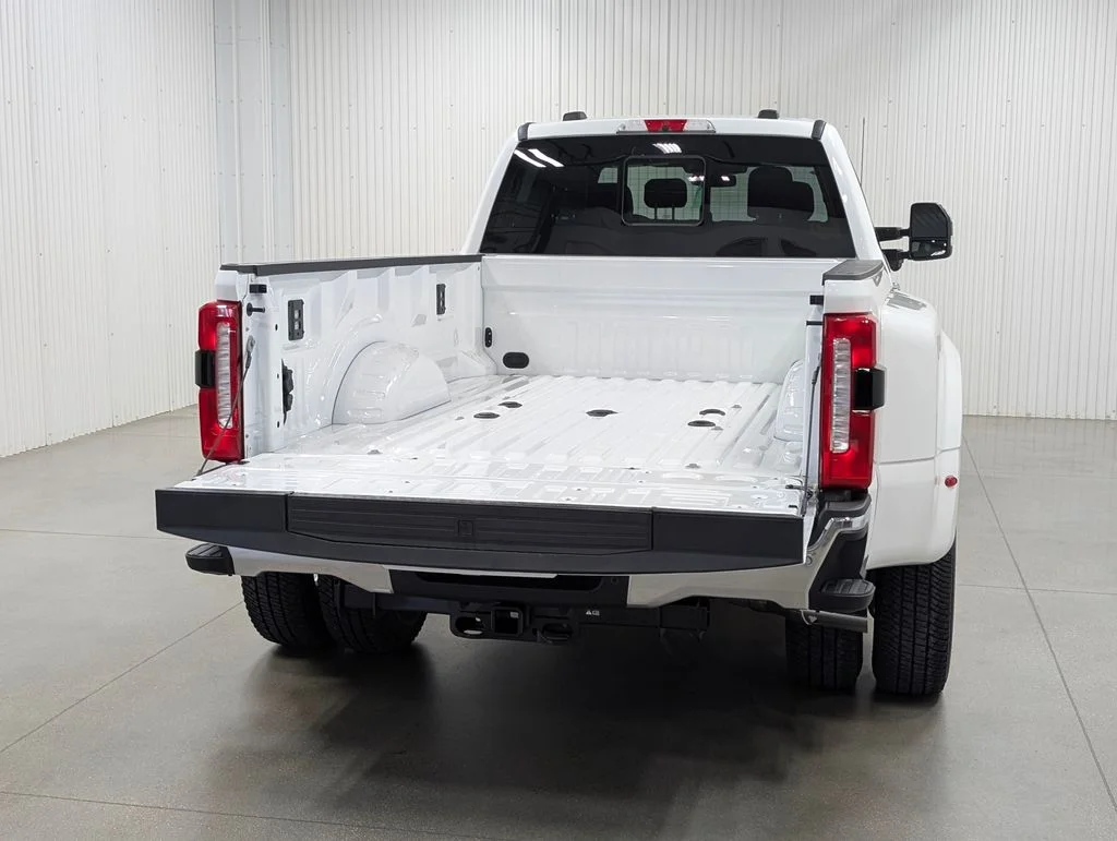 New 2026 Star White Metallic Tri-Coat Ford F-350® King Ranch® image 28