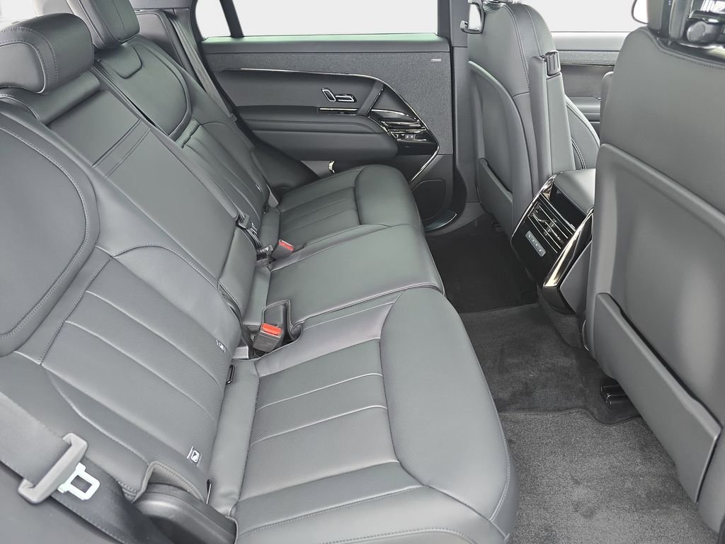 New 2026 Santorini Black Land Rover Dynamic SE image 11