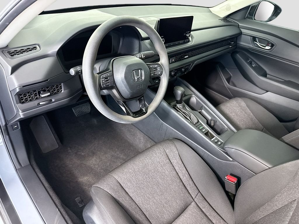 Certified Used 2025 Urban Gray Pearl Honda SE image 9