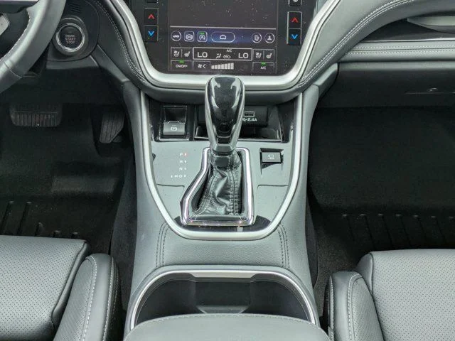 Used 2025 Crystal White Pearl Subaru Touring XT image 19