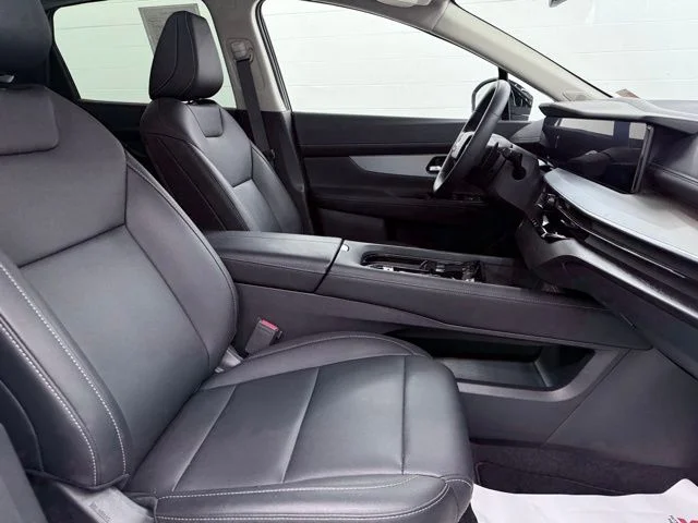 Used 2025 White Nissan SL image 20