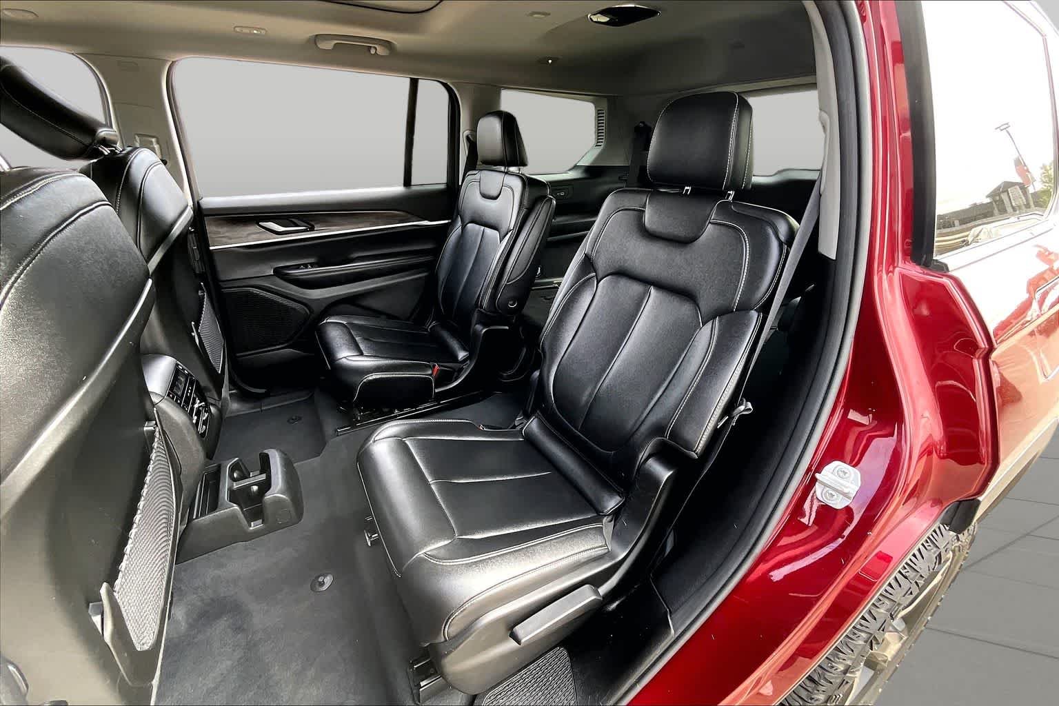 Used 2023 Velvet Red Pearlcoat Jeep Limited image 21