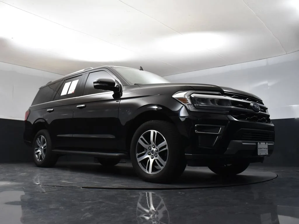 Used 2024 Black Metallic Ford Limited image 28