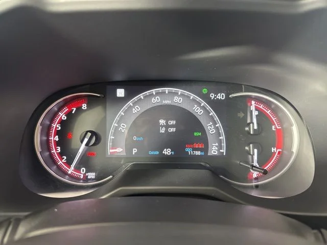 Used 2025 Ice Toyota XLE image 18