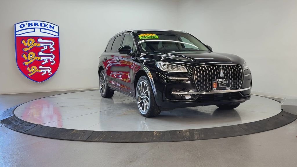 Used 2024 Black Metallic Lincoln Grand Touring image 2