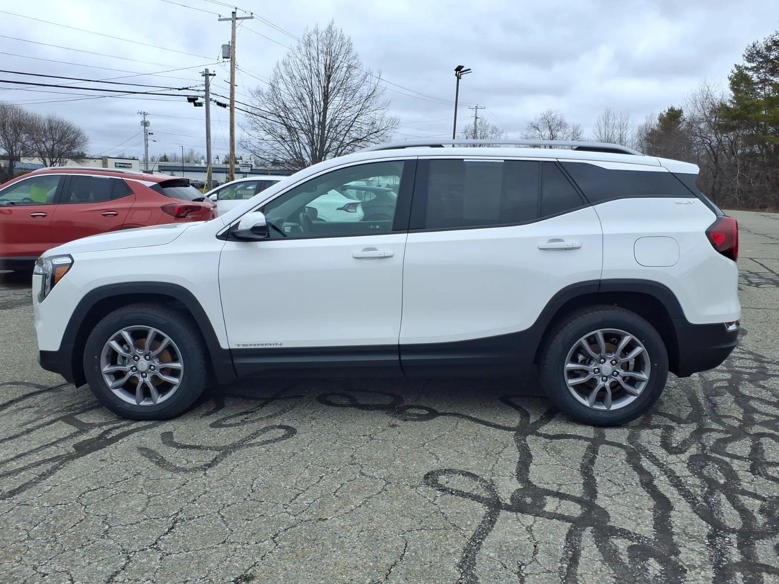 Used 2024 Summit White GMC SLT image 8