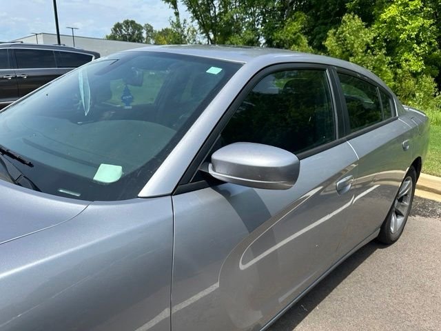 Used 2015 Silver Dodge SE image 10