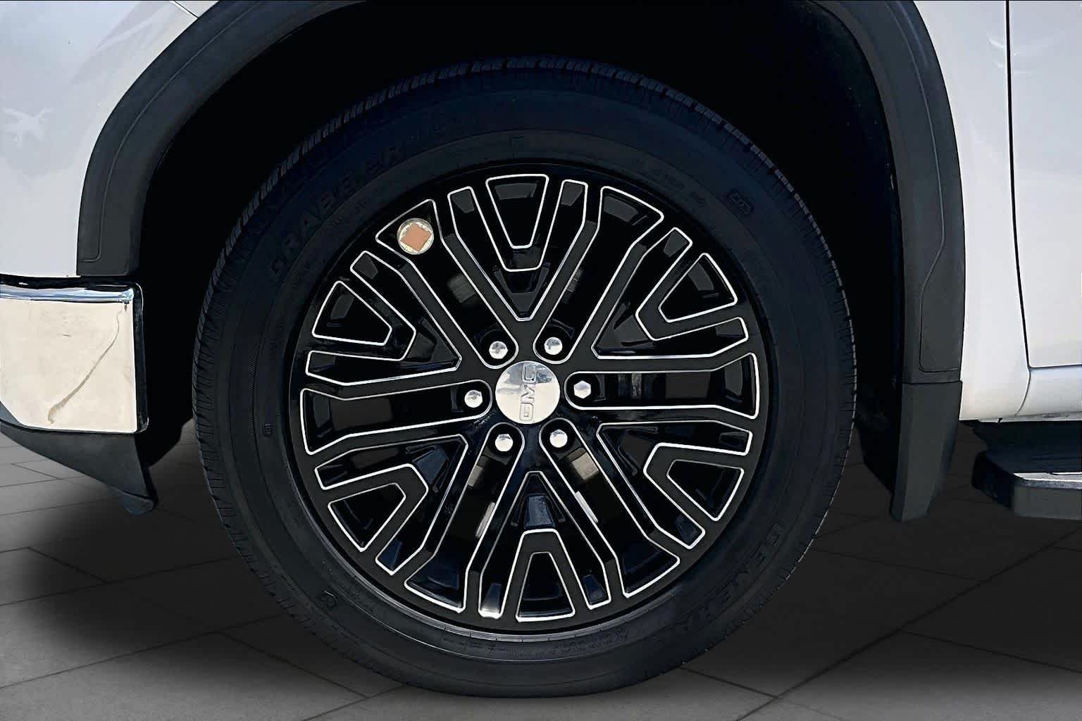 Used 2019 Summit White GMC SLT image 11