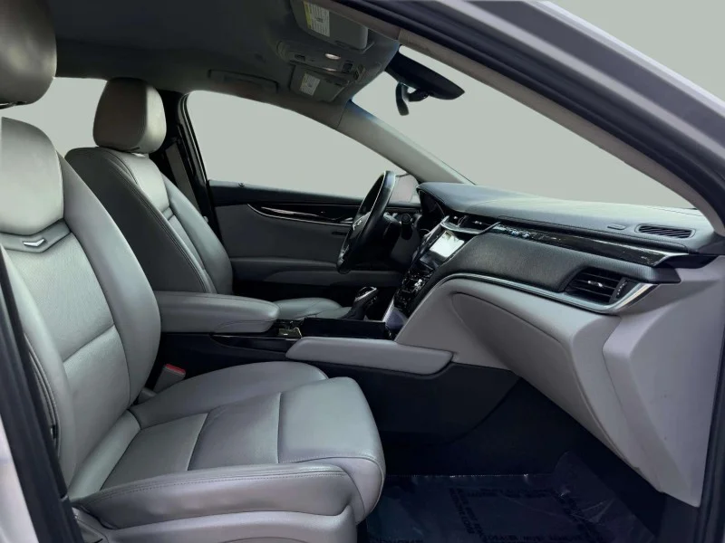 Used 2017 Silver Cadillac Luxury image 28