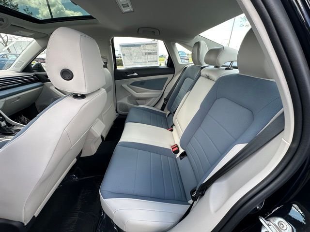 New 2026 Deep Black Pearl Volkswagen 1.5T SE image 28
