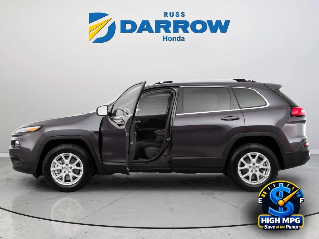 Used 2016 Black Jeep Latitude image 6