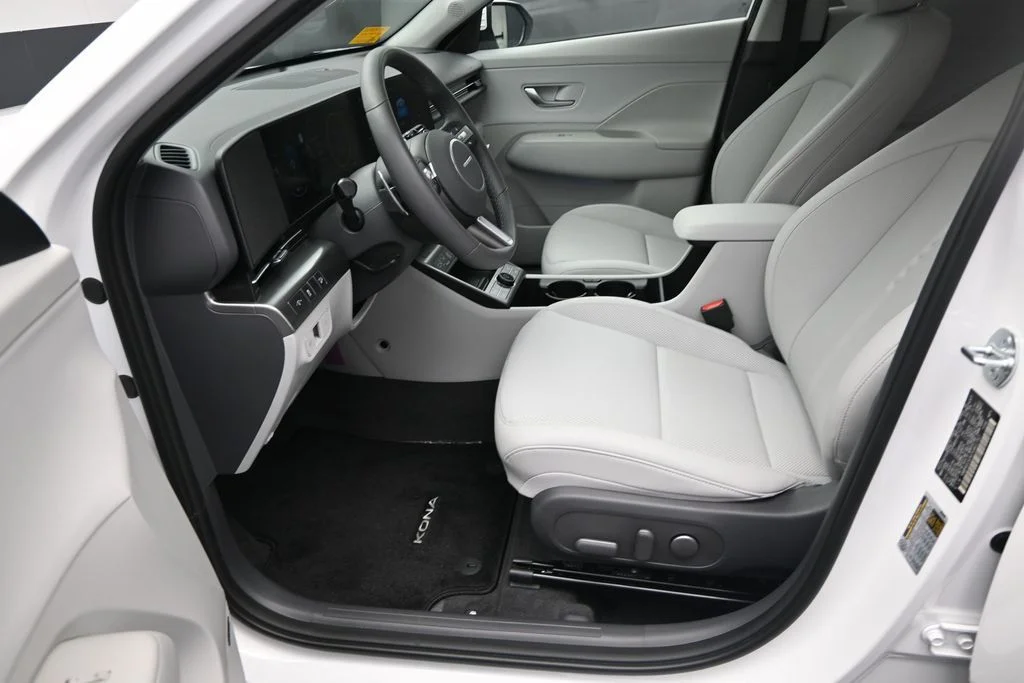 Used 2026 White Hyundai Limited image 19