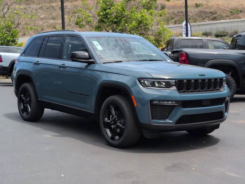 New 2026 Steel Blue Exterior Paint Jeep Limited image 3