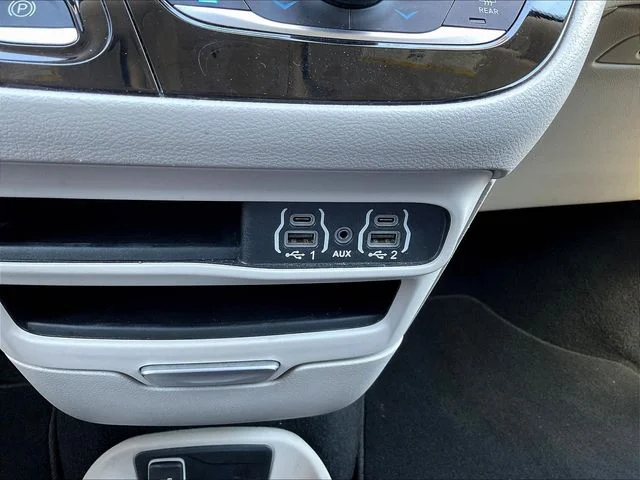 Used 2024 White Chrysler Touring L image 17