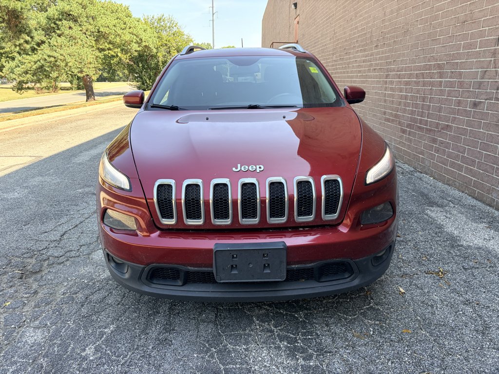 Used 2017 Deep Cherry Red Crystal Pearlcoat Jeep Latitude image 8