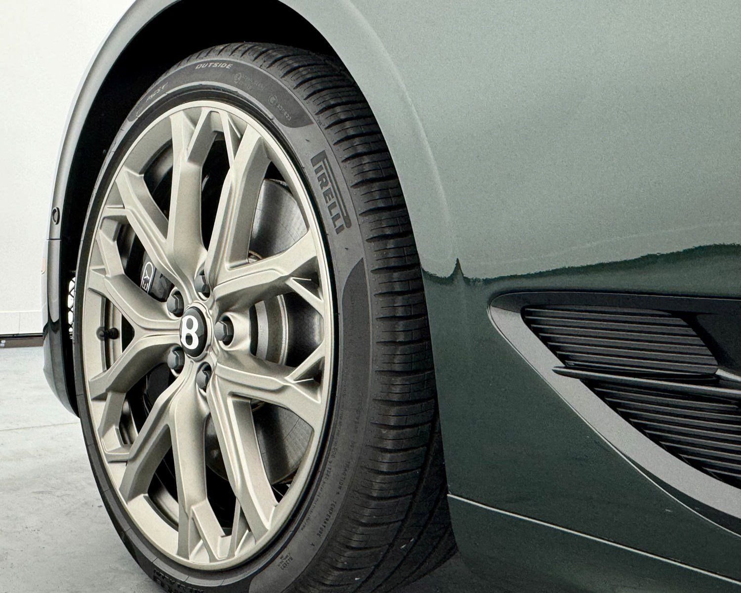Used 2024 Green Bentley V8 S image 42