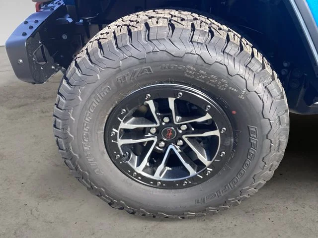 New 2026 Blue Pearl Jeep 4-DOOR RUBICON X image 15