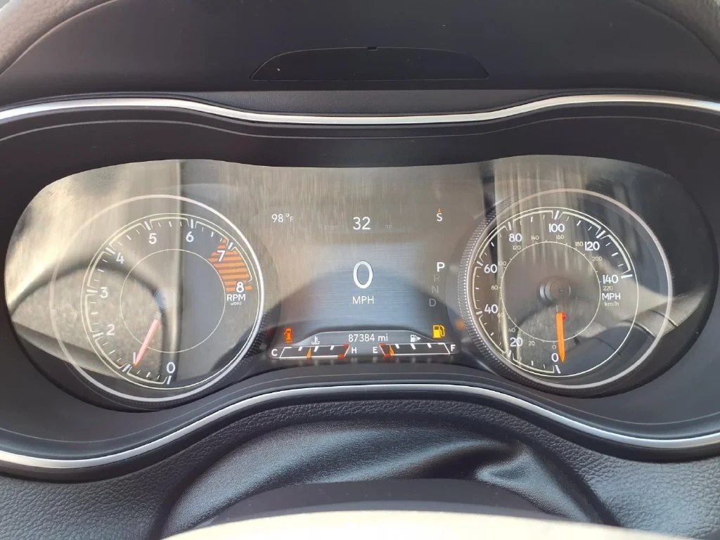 Used 2019 Silver Jeep Trailhawk image 16