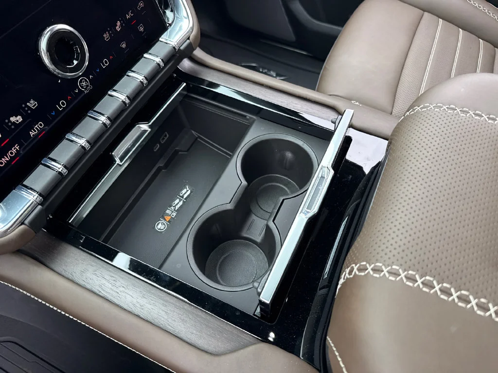 2026 GMC Yukon Denali Ultimate - Photo 26