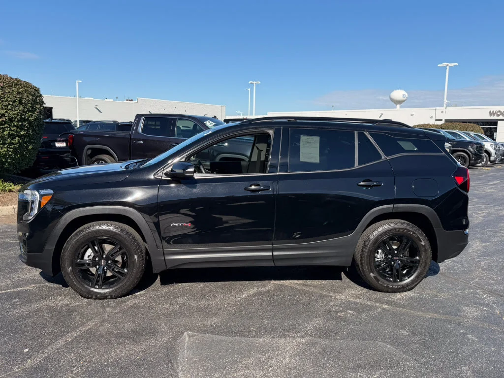 2023 GMC Terrain AT4 - Photo 6