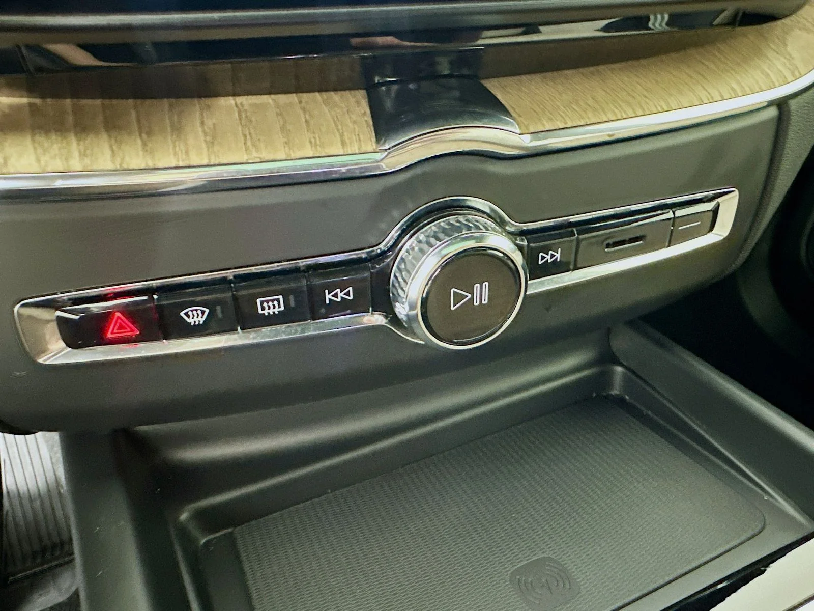 2026 Volvo XC60 Plus - Photo 26