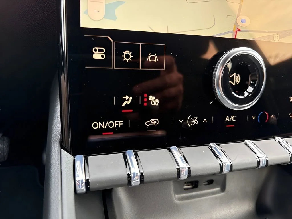 New 2026 Summit White GMC Elevation image 21