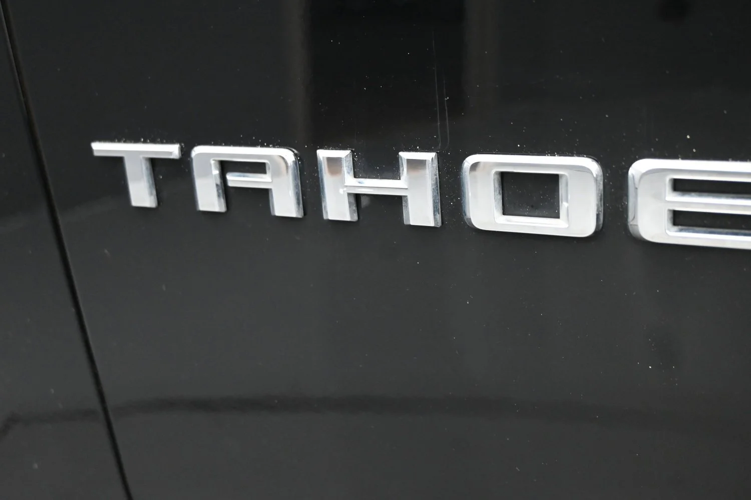 Used 2024 Black Chevrolet Premier image 31