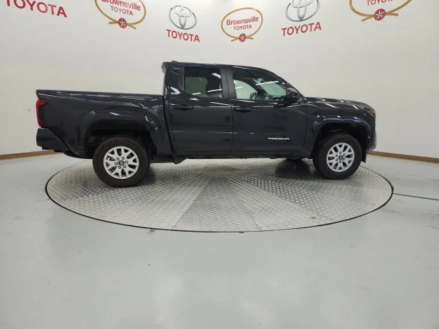 Used 2026  Toyota SR5 image 3