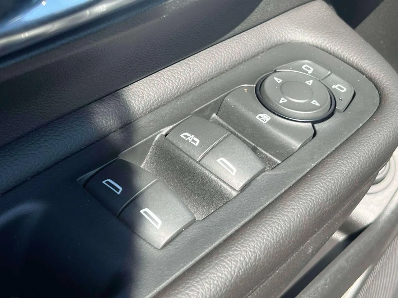 Used 2023 Ebony Twilight Metallic GMC AWD SLT image 19