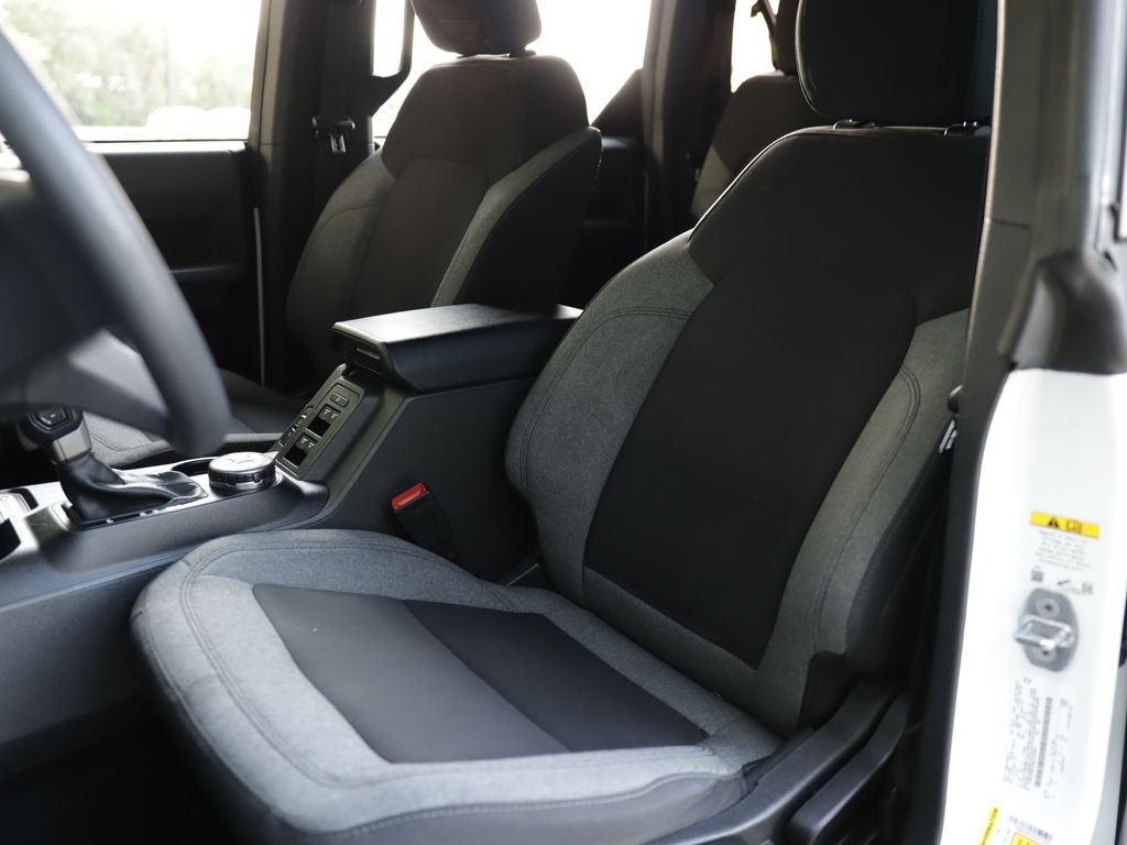 Used 2022 White Ford Base image 23