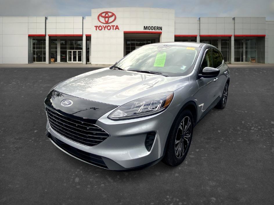 Used 2022 Silver Metallic Ford SE image 2