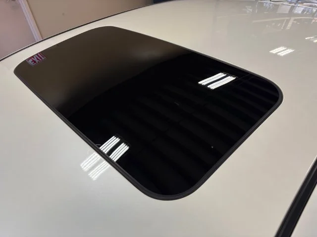 Used 2020 White Nissan 2.0 SR image 17