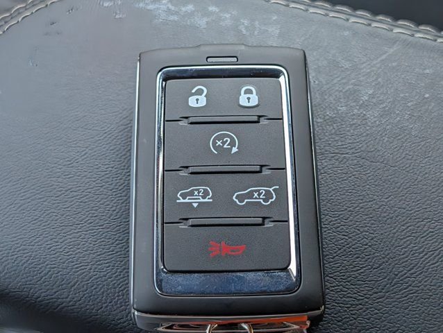 New 2026 High Gloss Black Exterior Paint Jeep Limited Reserve image 32