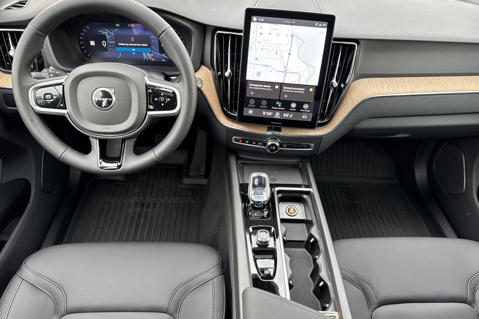 2026 Volvo XC60 Plus - Photo 12