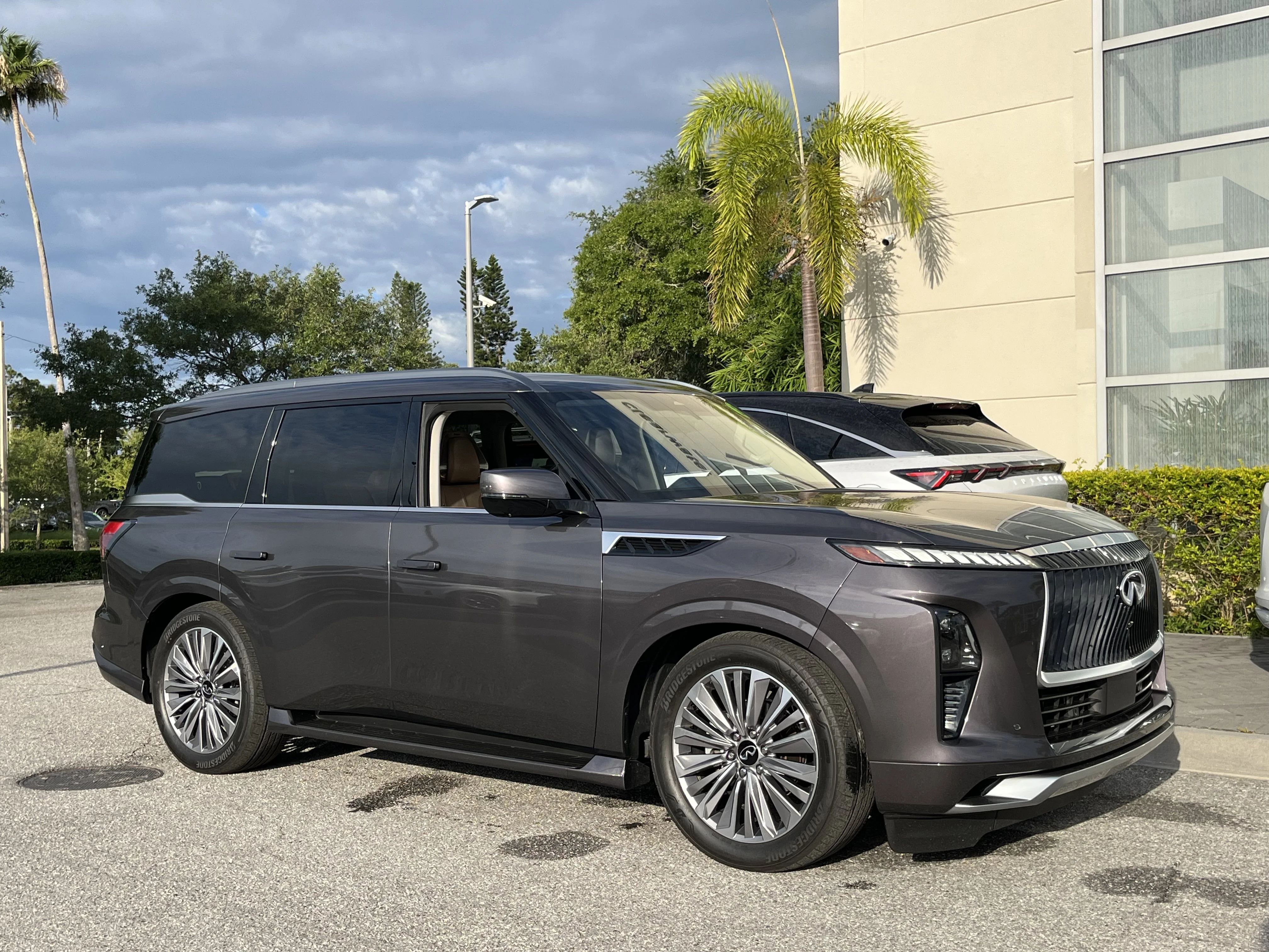 Used 2025 Anthracite Gray INFINITI SENSORY image 12