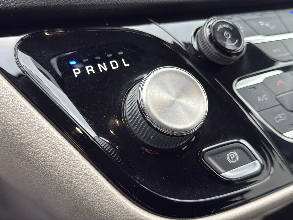 Used 2022 Gray Chrysler Touring L image 11