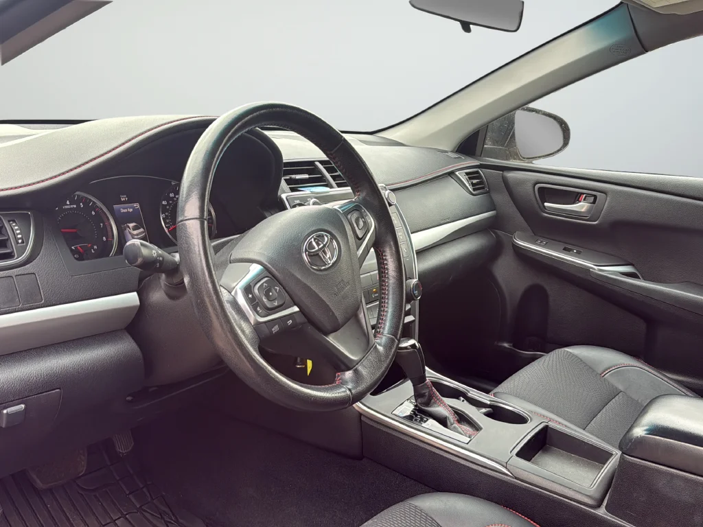 Used 2016 Red Toyota SE image 9