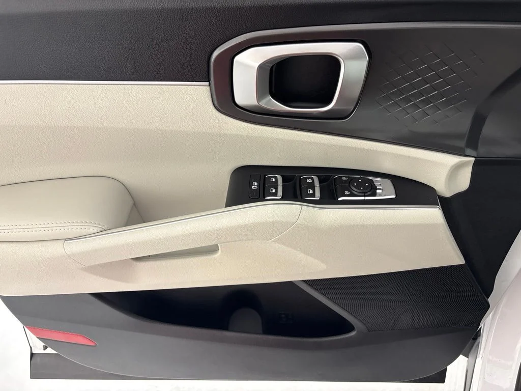 New 2026 White Kia S image 24