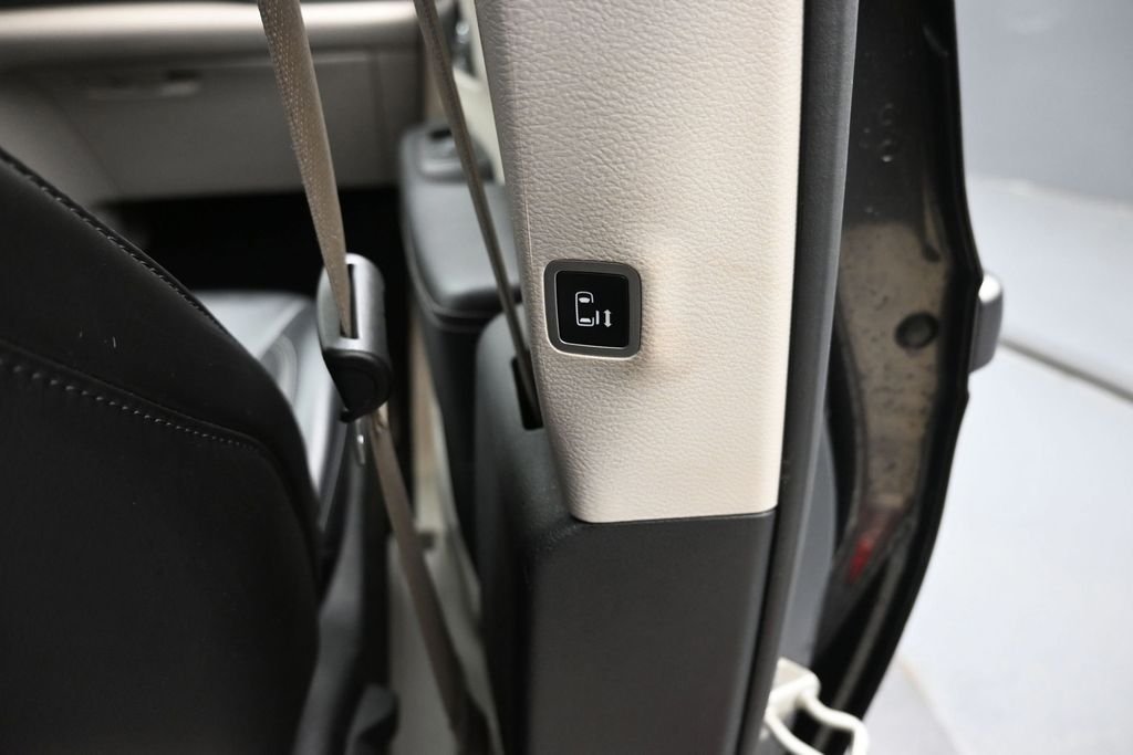 Used 2023 Gray Chrysler Touring L image 11