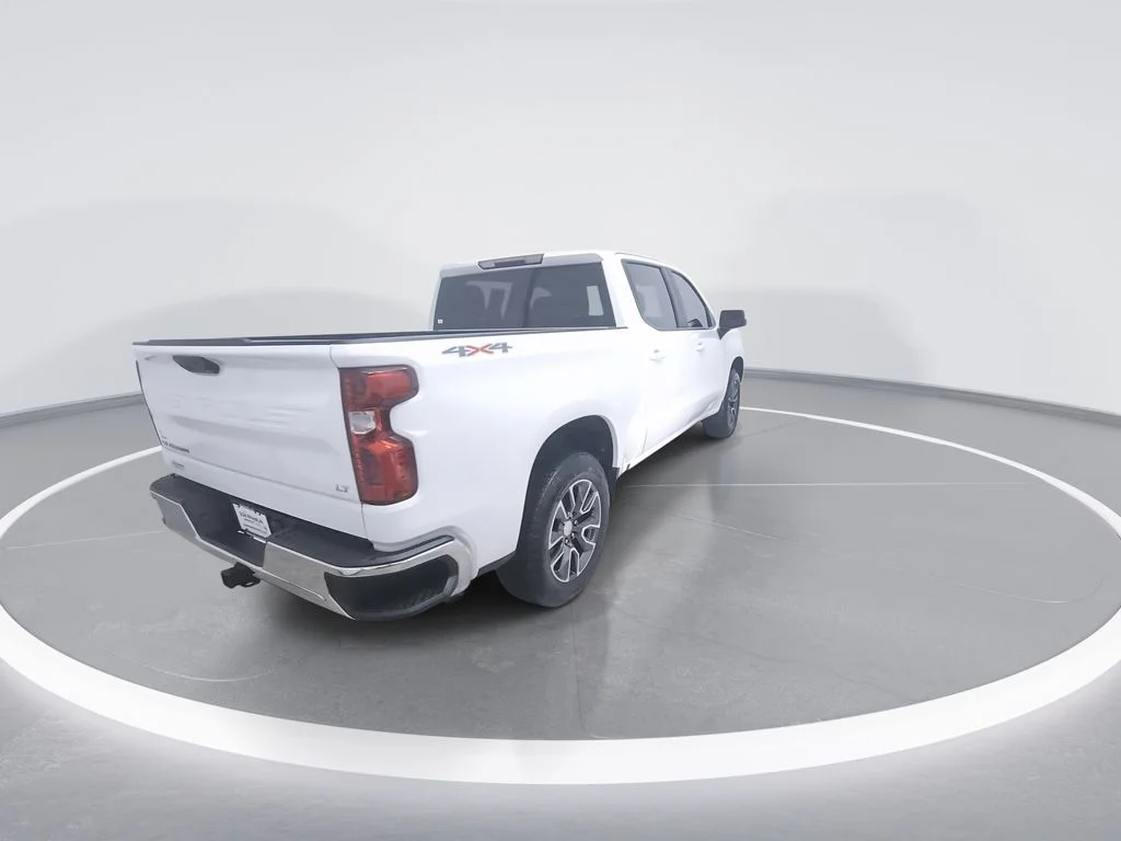 Used 2023 White Chevrolet LT image 8