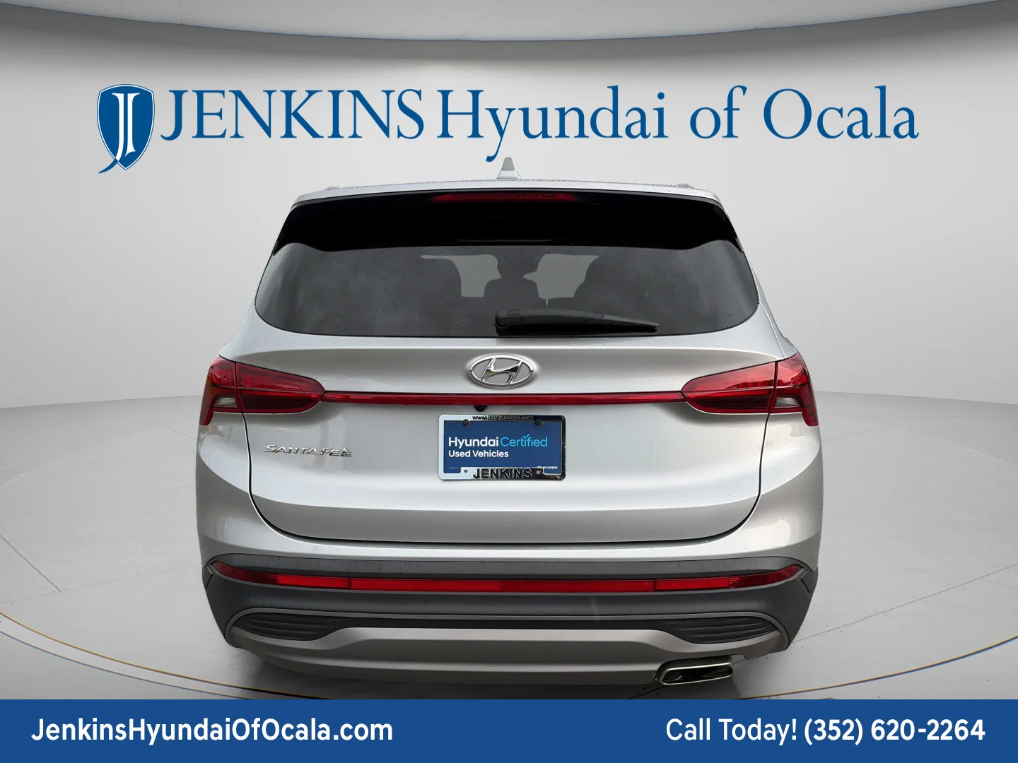 Used 2023 Shimmering Silver Hyundai SE image 4