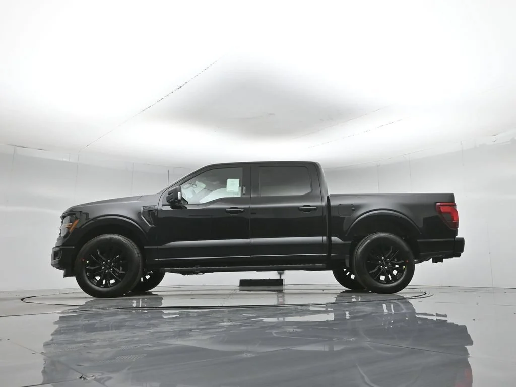 New 2026 Agate Black Metallic Ford XLT image 8