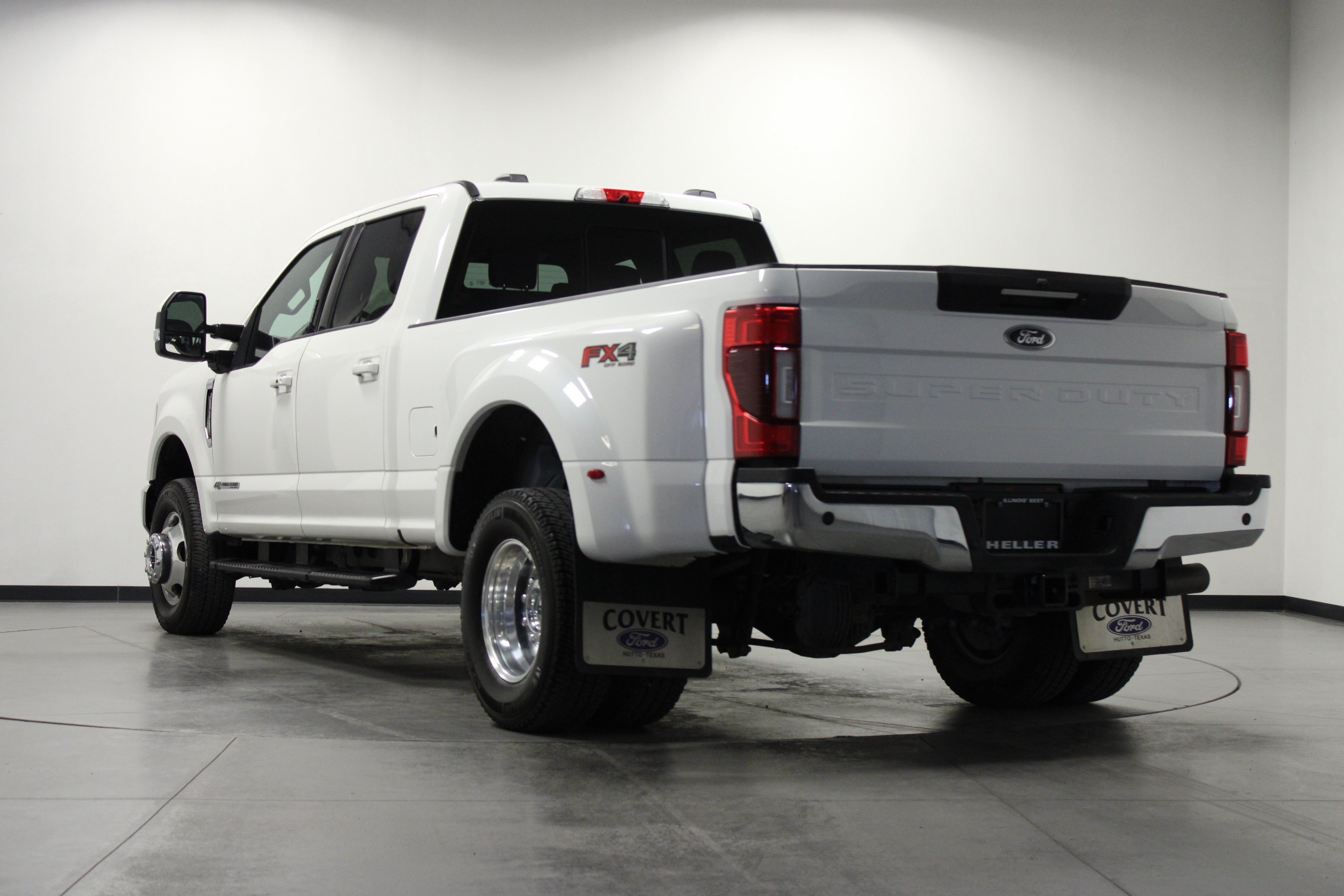 Used 2022 White Metallic Ford Lariat image 6